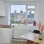 2-bed Flat Near Park in Central London
