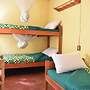 Amahoro Guest House - 6-bed Mixed Dormitory Room