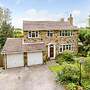 Stunning 4-bed House in Wetherby, Near York