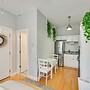 Cozy Somerville Studio: 2 Mi to Boston, Walk to T!