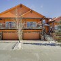 Park City Townhome w/ Hot Tub & Mountain Views!