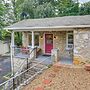 Eclectic Stone Cottage, Walk to Downtown Staunton!