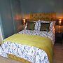 Herbert George Apartment Hotel