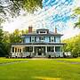 Beautiful Home Located In Historic Norcross