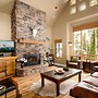 5 Hidden Trail 4 Bedroom Home by Moonlight Basin Lodging