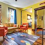 Retro-inspired Indy Home: Walk to Fountain Square!