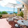 Hope - 30m to the sea & Seaview - R3