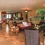 A Dream Condo With Private Pool At 7 Seas Beach