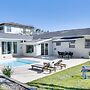 Lakeland Retreat w/ Private Pool & Yard Games!