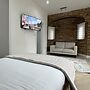London Studios and Suites