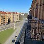 Luxury Apartment in City Hotspot