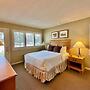 Charming 1BDR Condo w Golf Course View
