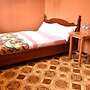 Room in B&B - Amahoro Guest House - Double Room With Private Shower Ro