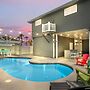 Latitude Adjustment - Private Pool/elevator!