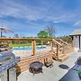 Grapeland Farm Retreat w/ Pool, Grill & Fire Pit