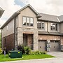 Modern 3BR 2BA Townhome in Lakeshore