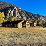 Close to Hot Springs: Chalk Creek Meadows Home!