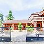 SPOT ON 93819 Homestay Shinta Syariah