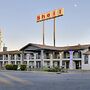 Crossroads Inn