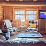 Hickory Cabin by Avantstay Firepit, Hot Tub, Game Room, Great Location