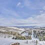 Luxe Ski-out Park City Condo w/ Mtn Views