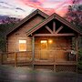 Ern812 - Eagles Perch 2 Bedroom Cabin by RedAwning