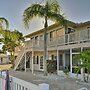 Siesta Keys Home w/ Deck Half Mile to Turtle Beach
