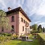 Villa Schlosser Lake Front & Private Pool
