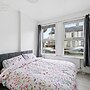 Cosy Tottenham Apartment Sleeps 4