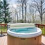 Peaceful Luray Cabin w/ Hot Tub, Deck & Fire Pit!