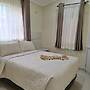 Modernly Furnished Standard Room With Queen bed - 2220