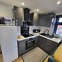 Town Centre Modern 1 Bed Self-contained Apartment