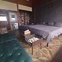 Wanderlust Inn