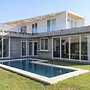 w Modern 4BR Villa With Private Pool in Paracas
