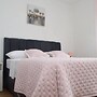 Room in Apartment - Charming Apartment Venilia Blue, Sleeps 4