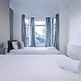 Comfy Four Bedroom House with parking