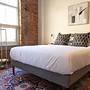 Historic 1 BR apt With Exposed Brick Loft Downtown