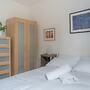 Bright Stockwell Apartment