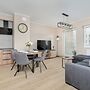 Apartment With Parking by Renters