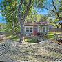 Charming Lakeview Cottage With Lake Access!