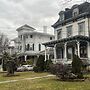 2 Br Victorian Apt 2800 sq ft 2 Floors With Full Kitchen 2 Baths and L