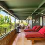 International Colony Club 22
