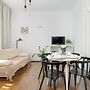 Poznan Apartment With Parking by Renters