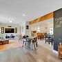 San Antonio Home, 2 Mi to Airport - Pets Welcome!