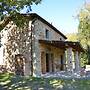 Lovely Cottage in Bagni di Lucca Amidst Fields