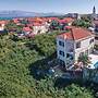 Adorable Villa With Swimming Pool and sea View
