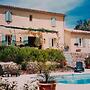 Beautiful Provencal Farmhouse With Private Pool