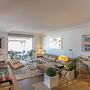 Spacious Holiday Home With hot tub