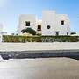 Spacious Holiday Home With Private Garden