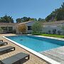 Charming Villa in Le Bois-plage With Private Pool